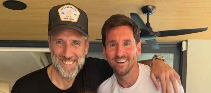 Arrancaron las visitas a Messi en Funes: un reconocido periodista pasó por la casa del astro en Kentucky